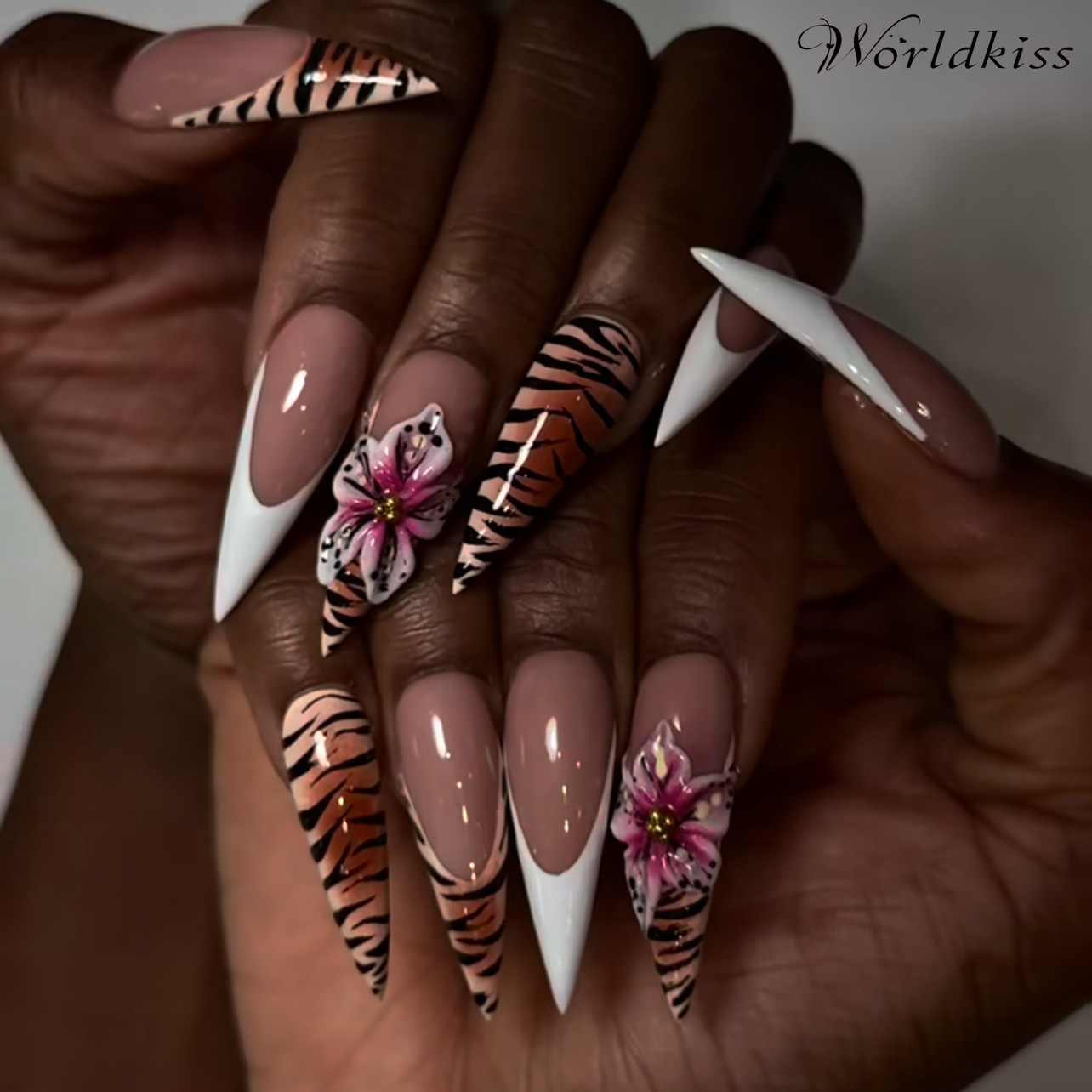 Prensa de tacón alto con estampado de leopardo 3D OEM en uñas - Uñas artificiales de cobertura total